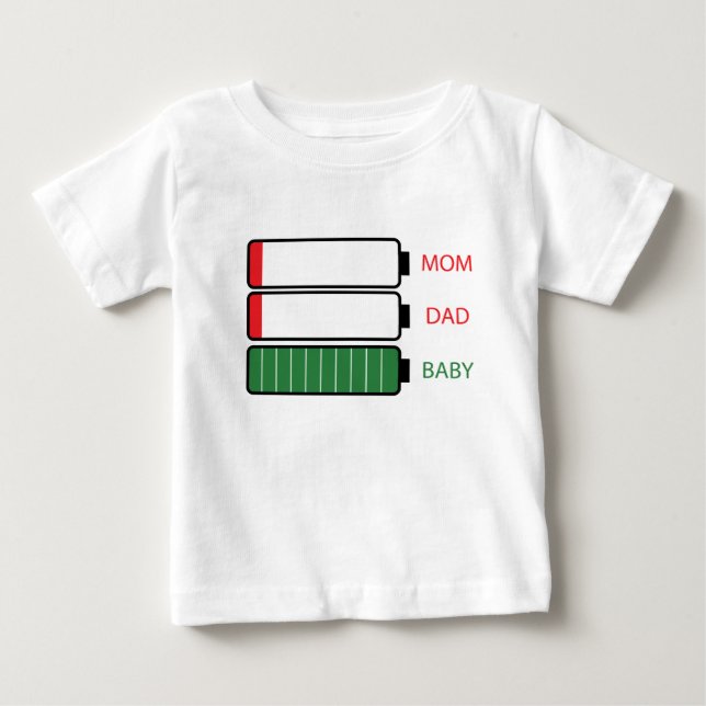 Lågt batteri mamma och pappa för sömnlösa nyfödda  t shirt (Framsida)