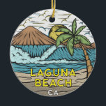 Laguna Beach California Vintage Julgransprydnad Keramik<br><div class="desc">Laguna Beach hand plockade illustrerar med bergen och oceanen vågar i bakgrunden. Perfekt för alla som kärlek att besöka Laguna Beach.</div>
