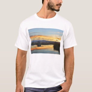 Laguna Nimez solnedgång, El Calafate, Argentina T-shirt