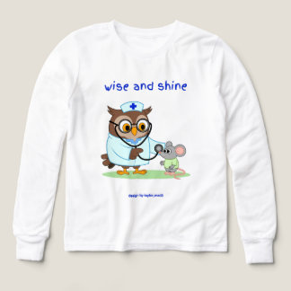 LÄKARE PÅ VÄNTAN, vit uggla läkarpojke T Shirt