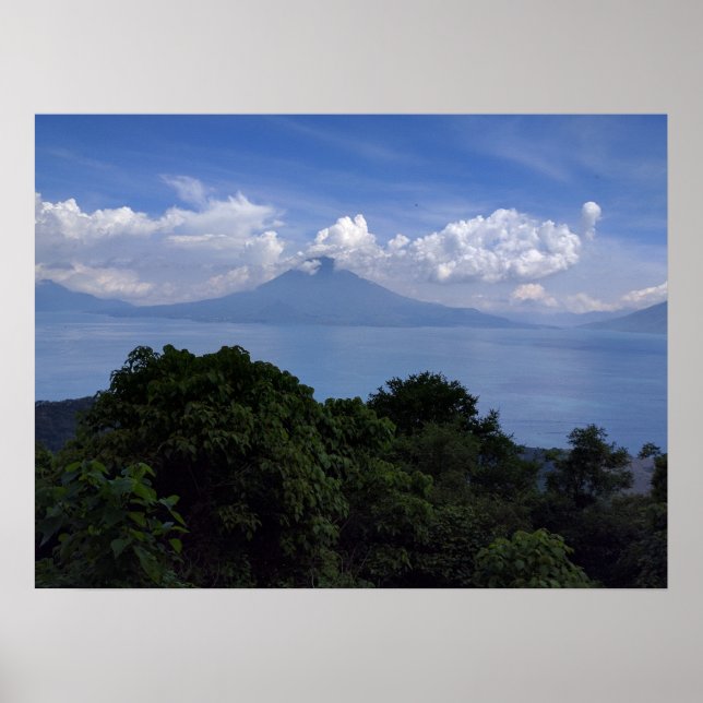 Lake Atitlan Volcanoes Poster (Framsidan)