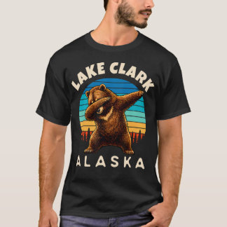 Lake Clark Alaska Dabbing Brunbjörn T Shirt