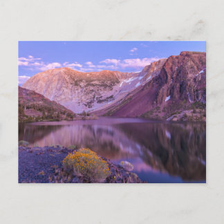 Lake Ellery and Sierra Mountains at dusk Vykort