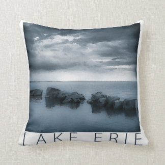 Lake Erie - moln och stenar Kudde