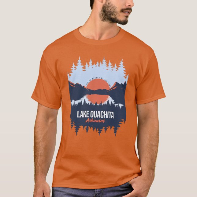 Lake Ouachita Arkansas Lake With Mountain And Pine T Shirt (Framsida)