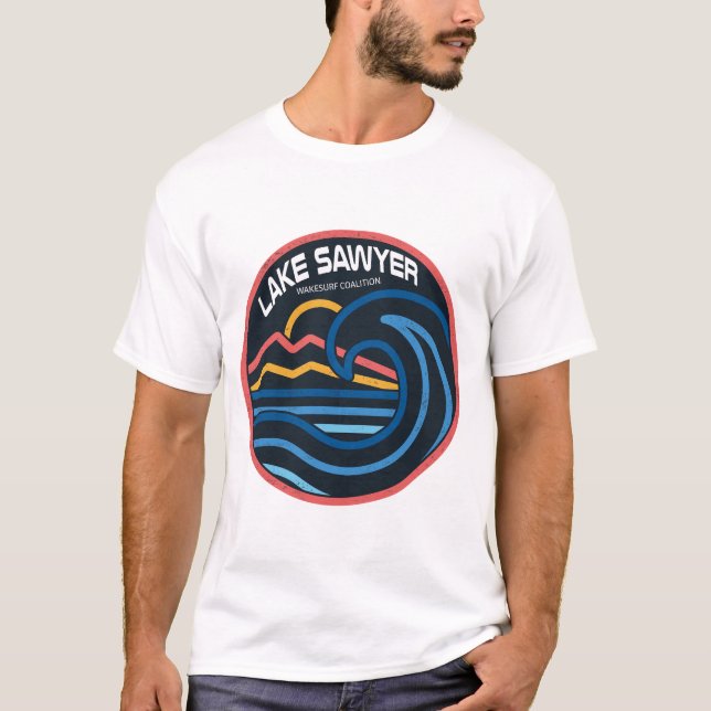 Lake Sawyer Wake Surf Herr T-Shirt (Framsida)