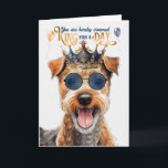 Lakeland Terrier Hund Kung för dag Funny Birthday Kort<br><div class="desc">Lakeland Terrier,  som fyller år,  känner sig säkert som kung när han får det här roliga hälsningskortet med royalets avsikter!</div>