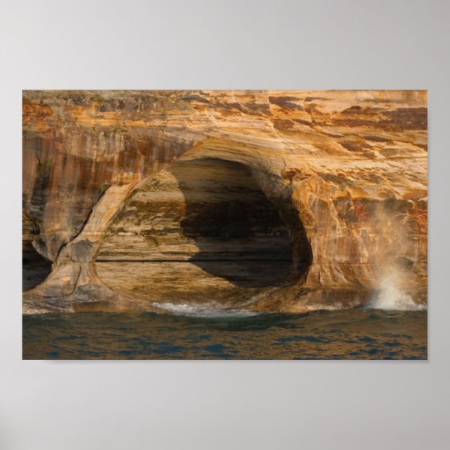 Lakeshore cave, Pictured Sten, Michigan Poster (Framsidan)