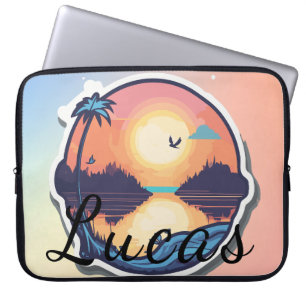 Lakeside Sunrise med Majestic Forest Silhouette Laptop Fodral