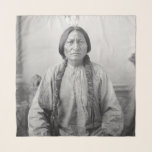 Lakota Leader Sitta Bull Native Indian<br><div class="desc">Hästen från järn skrek in i ett stillastående och spred ånga in i det okända D.C. luft. Sitta Bull, hans västerland ansikte, etchade med 100 slags visdom, avbröt, hans belägrade skinn en skarp kontrast till det svältade kostym som buskar runt honom. Även om flera år av inneslutning i Fort Randall...</div>
