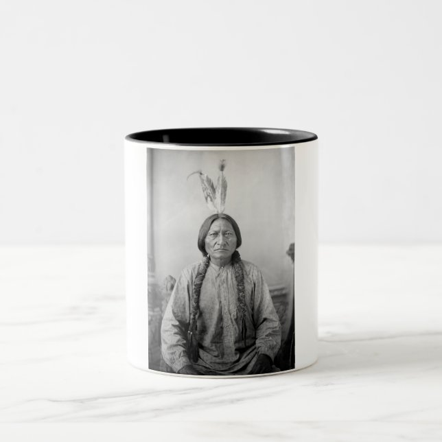 Lakota Leader Sitta Bull Native Indian Två-Tonad Mugg (Center)