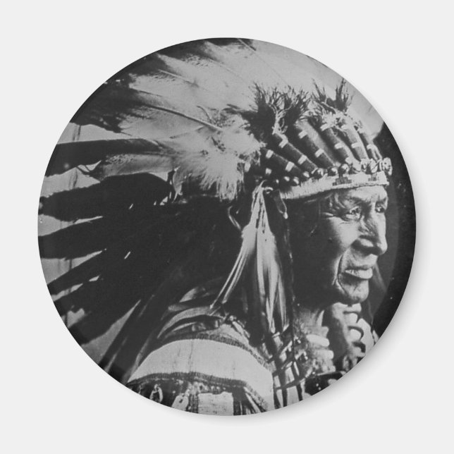 Lakota Sioux Vintage Chief White Svan Magnet (Framsidan)