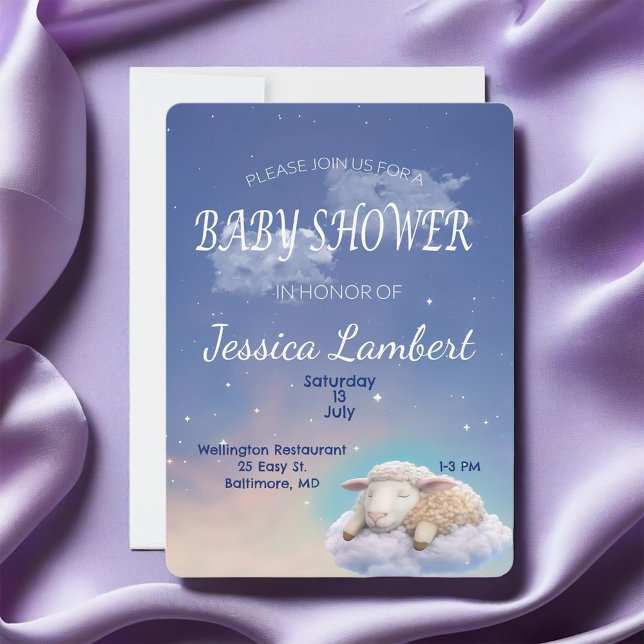 Lamm i inbjudan till babybabyskabinjektor i molnen (Skapare uppladdad)