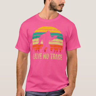 Lämna No Trace Bigfoot Hiking Camping T Shirt