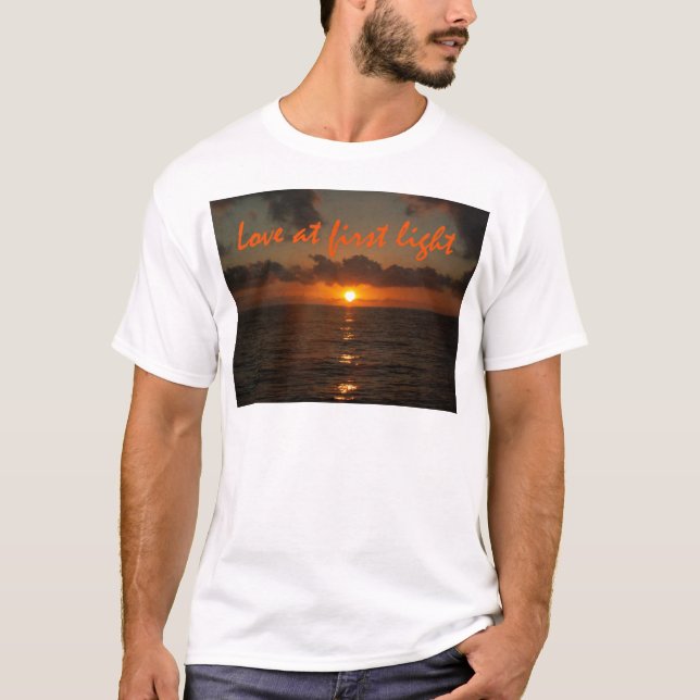 Lampa för kärlek först t-shirt (Framsida)
