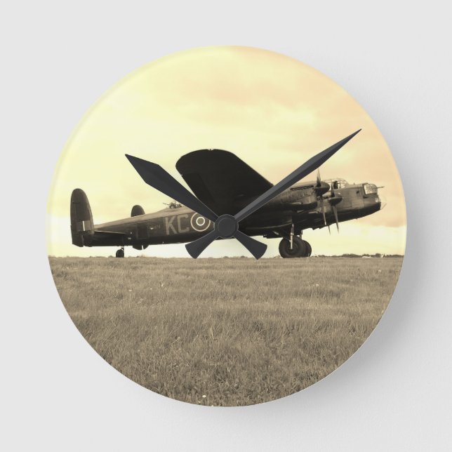 Lancaster Bomber Sepia Tone Rund Klocka (Framsida)