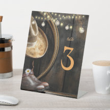 Land Boots, Hat & Barn Wood Bordsnummer Pedes