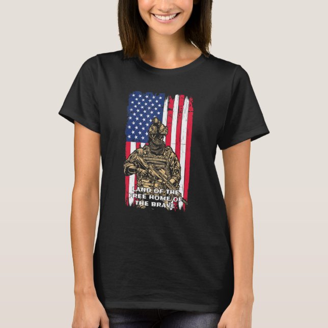 Land Fritt Hem För De Modiga 4:e Juli T Shirt (Framsida)