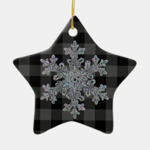 Land grått och svart plaid-snowflake julgransprydnad keramik