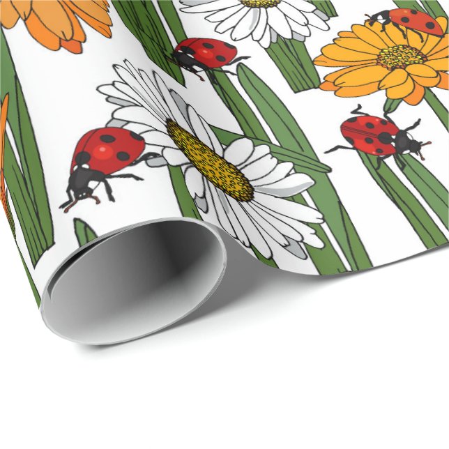 Land Meadow of Daisys and Ladybird Bold Presentpapper (Rullad Hörn)