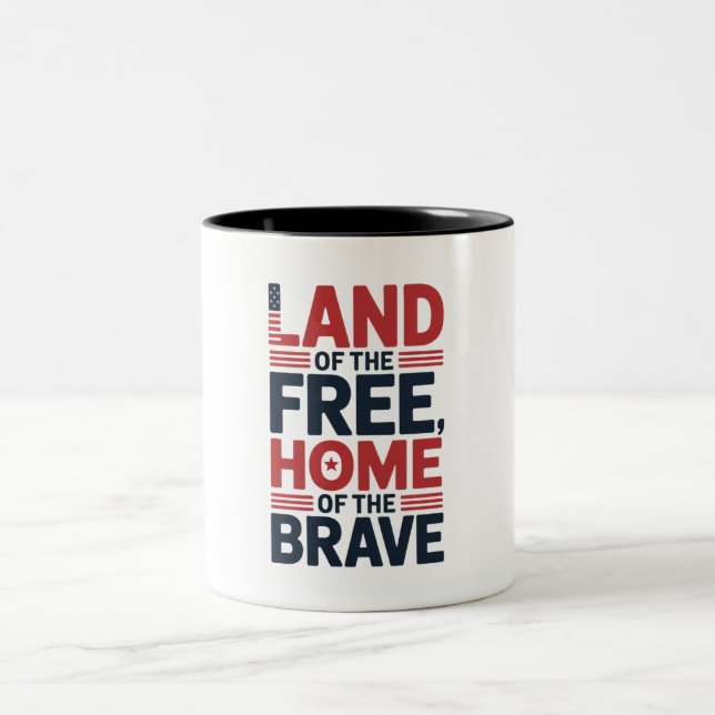 Land of the Free | Home of the Brave USA Shirt Två-Tonad Mugg (Center)