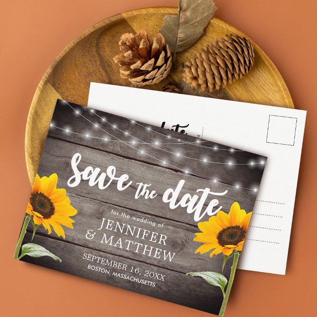 Land Solros Wood Light Bröllop spara datum Meddelande Vykort (Country Sunflower Wood Light Wedding Save The Date Announcement Postcard)