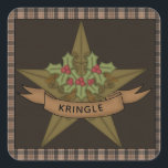 Land Star & Berries Personlig jul Fyrkantigt Klistermärke<br><div class="desc">Lägg till en festlig folklig,  primitiv beröring den här säsongen. En folklig primitiv stjärna är dekorerad med hal och bär och avslutat med ditt namn eller med namn. Brun spricka i mitten och en brun homespun gräns. Perfekt för ditt primitiva Julgran. En del av en samling.</div>