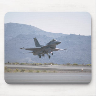 Landning F-16 på Luke flygvapen baserar Musmatta