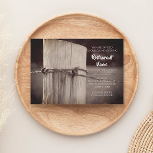 Landsbygdsstängslet efter en restaurang, stor öppn inbjudningar