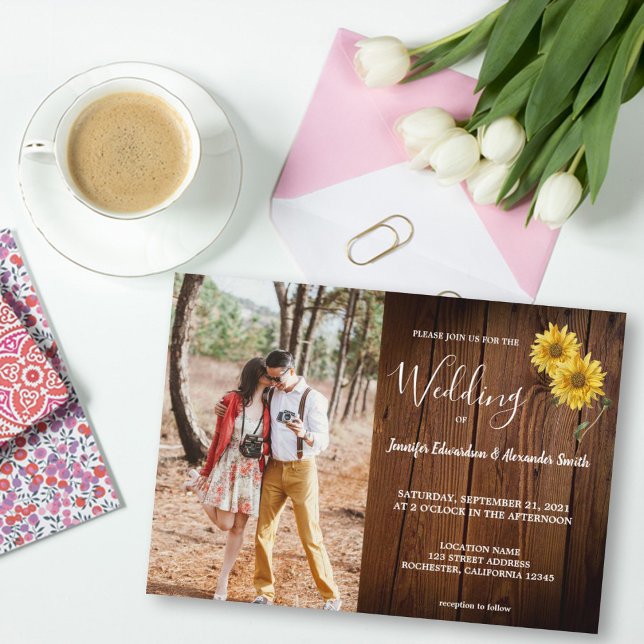 Landsbyggsbröllop av solblommor i frilingträ inbjudningar (Skapare uppladdad)