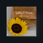 Landsbyggsbröllopet Rustic Solros och Möhippa Veil Knapp<br><div class="desc">Anpassa det charmerande Landsbyggsbröllopet Rustic Solros och Möhippa Veil Button med bridens och brudgummens personliga namn och deras ceremoniedag på lantgården eller lantgården eller lantgårdstemat i giftermål för att skapa en unik partiförmån eller keepsakpresenten för nylingarna. Den här avslappnaden har en western knapp i anpassningsbarna bröllop med klassad och en...</div>