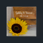 Landsbyggsbröllopet Rustic Solros och Möhippa Veil Knapp<br><div class="desc">Anpassa det charmerande Landsbyggsbröllopet Rustic Solros och Möhippa Veil Button med bridens och brudgummens personliga namn och deras ceremoniedag på lantgården eller lantgården eller lantgårdstemat i giftermål för att skapa en unik partiförmån eller keepsakpresenten för nylingarna. Den här avslappnaden har en western knapp i anpassningsbarna bröllop med klassad och en...</div>