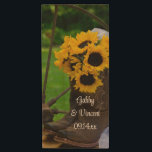 Landsbyggsbröllopet Rustic Sunwers and CowboyBoots Trä USB-minne<br><div class="desc">Den charmerande Rustic Sunwers och Cowboy Boots Landsbyggsbröllop Maple USB Drive gör en unik partiförmån eller keepsaké-gåva för bruden och brudgummen, brudgummen eller marskalkarna. Den här avslappnaden med westerna blixtlåda i bröllop med klassad anpassningsbar har ett fyrkantsfoto med blommigt av ett par bruna cowboystövlar fyllda med en bukett av gultens...</div>