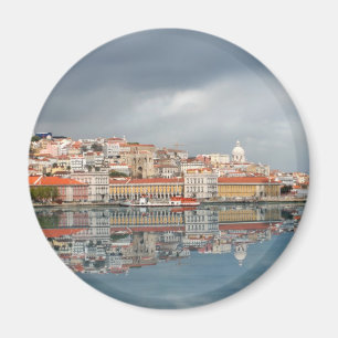 Landscape beskådar av byggnader i Lisbon, Portugal Magnet