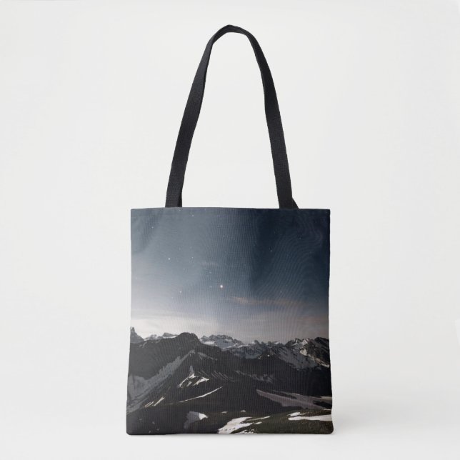 LANDSCAPE-FOTOGRAFI AV SVART OCH VITMOUNTAIN TYGKASSE (Framsida)