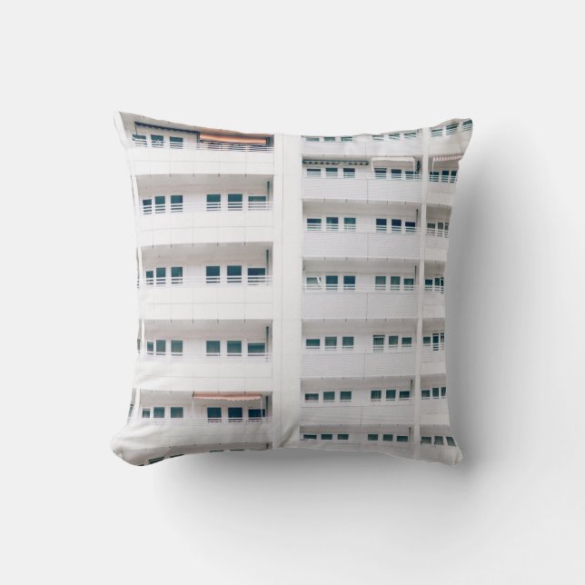 LANDSCAPE PHOTO OF BYGGNAD WINDOWS KUDDE (Framsida)