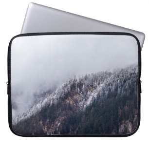LANDSCAPE PHOTOGRAFI OF MOUNTAIN LAPTOP FODRAL