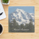 Landskap för berggrund i snö stenunderlägg<br><div class="desc">Skydda bord-toppen från vatten-märken och fläckar med den här stendrycken coaster med kork som har en fotobild av scenen,  som är täckt av snö,  berget Rainier,  som ligger i nordvästra Stilla havet i Washington. Markera din underlägg sten stil.</div>