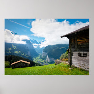 Landskap i Lauterbrunnen-dalen i Schweiz Poster