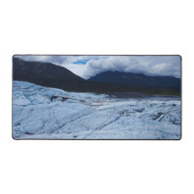 Landskap med glaciärisfält och bergvyer