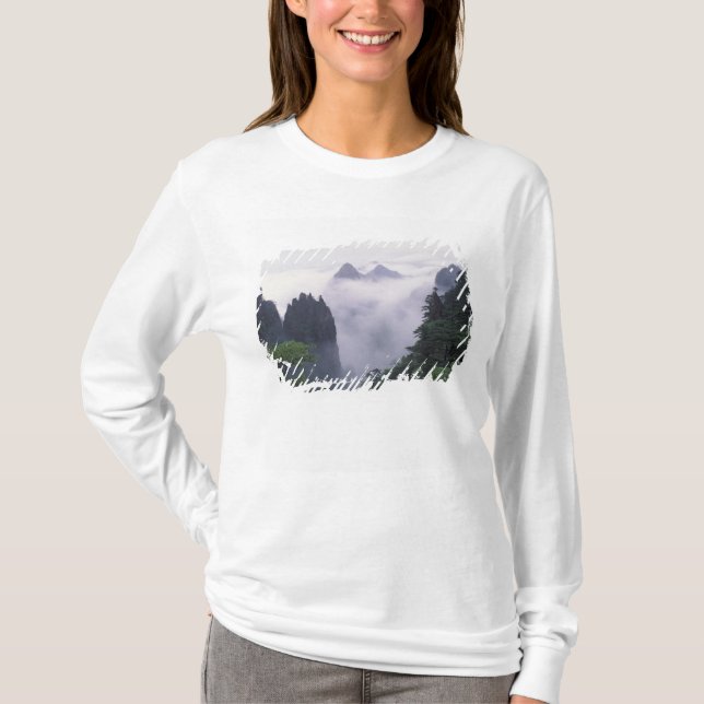 Landskapet vid Mt. Huangshan (Gula berget) i Tee Shirt (Framsida)