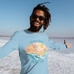 Långärmad för Vintage Beach Vågar Sunshine Surfa T Shirt<br><div class="desc">T-shirts med vintage stil-långärmad med vackert tealhav vinkarare och ett ljust sol med handflatan träd under sommaren. Coolans grunge-design är kompletterad med en stressad tealblått anpassningsbar för din familjemester eller strand resa.</div>