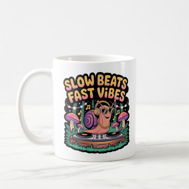 Långsam Vibes Colorful Snigel DJ Funny Kaffemugg (Vänster)