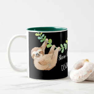 Långsamt besegrar det Slothkaffemuggen Två-Tonad Mugg