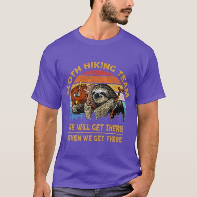 Långsamt vandrande team roligt på camping t shirt (Framsida)