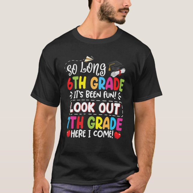 Långt 7:e, Klass 8, Klass här, Kom Studenten T Shirt (Framsida)