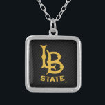 Långtrådsstatskolvar Silverpläterat Halsband<br><div class="desc">Kolla in den här stilen i Kalifornien Universiteten Long Beach! Visa upp Kaliforniens statspris med de nya Universiteten-produkterna. De gör perfekterna till student,  aluminiumoxid,  familj,  vän eller fläkt i ditt liv. Alla dessa Zazzle-produkter är anpassade med ditt namn,  klassår eller klubb. Gå Long Beach!</div>