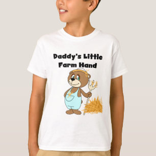 Lantgården för pappor räcker lite Tshirts och
