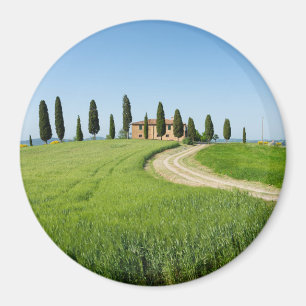 Lantgårdvilla med cypressträd i Tuscany Magnet