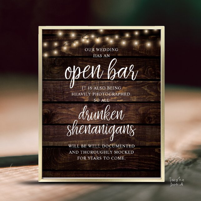 Lantlig bröllopsbar med öppen bar, berusade rackar poster (Modern Rustic Wedding Open Bar Drunken Shenanigans Poster in Cottage Dark Wood, String Lights)